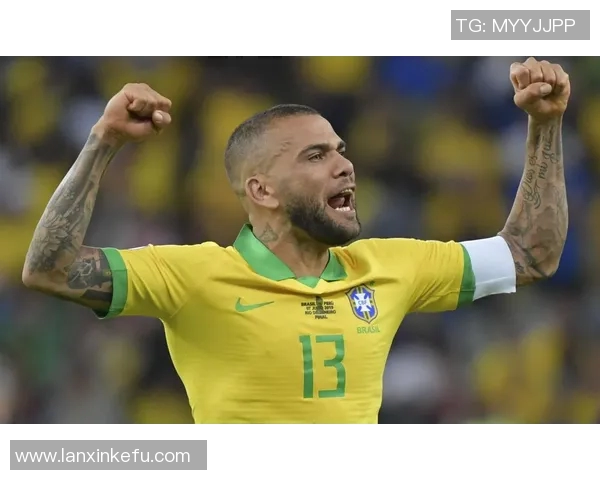 足球明星化妆后街头挑战引发路人惊讶反应视频大揭秘