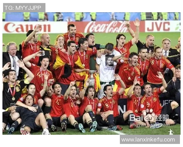 中国足球明星大赛盛况空前球迷热情高涨见证传奇对决与青春风暴