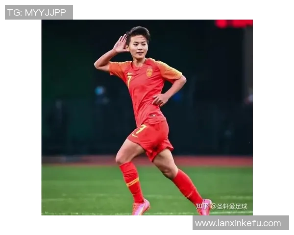 足球明星妻子高清图集展现她们的风采与魅力