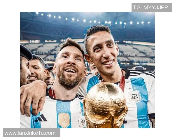 足球明星球袋图片大全汇总展现各大球星个性与风格的完美结合 足球明星球袋图片大全汇总展现各大球星个性与风格的完美结合